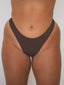 Ameerah wears size L